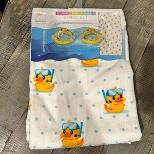 Child Towel and goggle set NWT